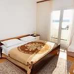 Apartamento With A Parking Space Mimice, Omis - 5958 *